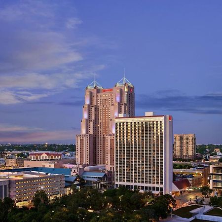 San Antonio Marriott Riverwalk Hotel Exterior photo