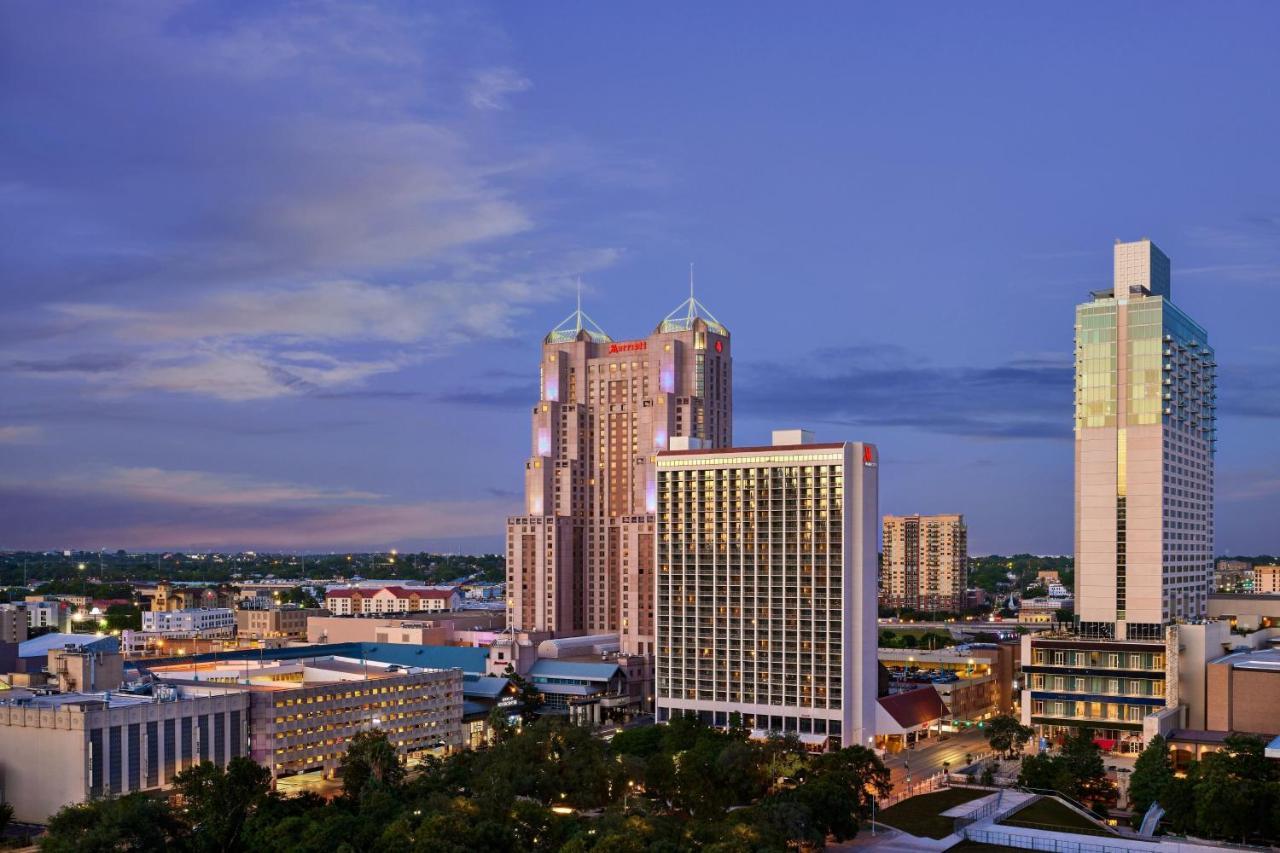 San Antonio Marriott Riverwalk Hotel Exterior photo